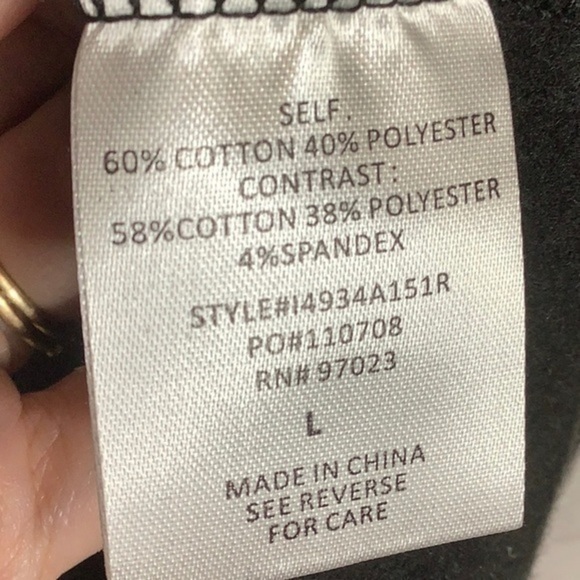 REBELLIOUS ONE world tour graphic sweatshirt - Picture 7 of 10